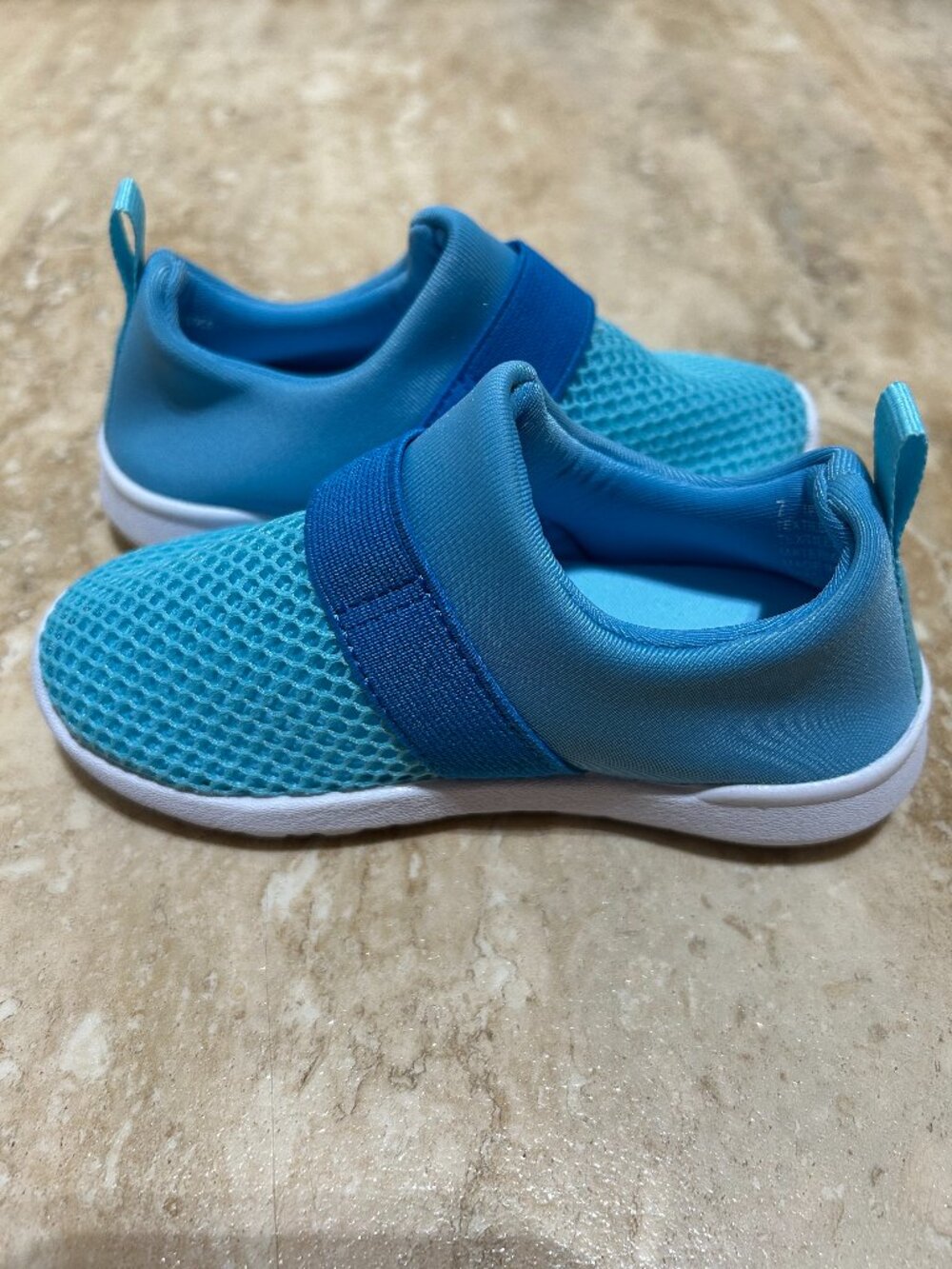 Todder Unisex Cat & Jack Watershoes NEW w/o tags never worn